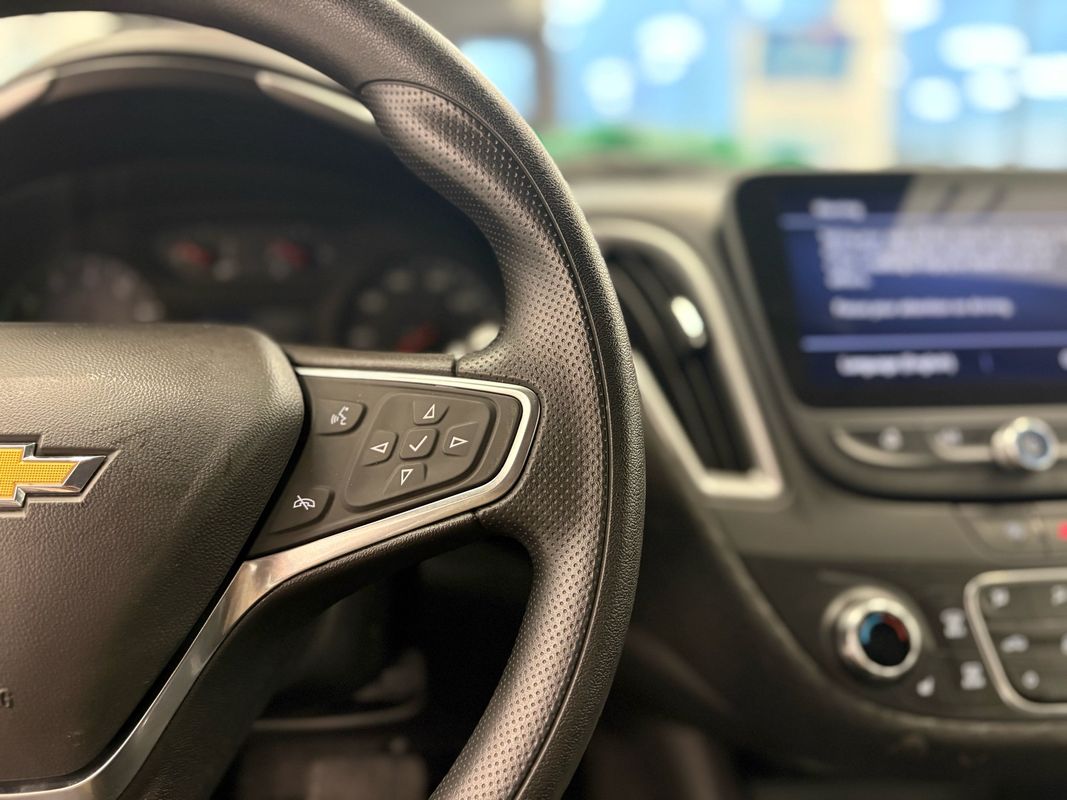 2025 Chevrolet Malibu LT Image 35 of 38