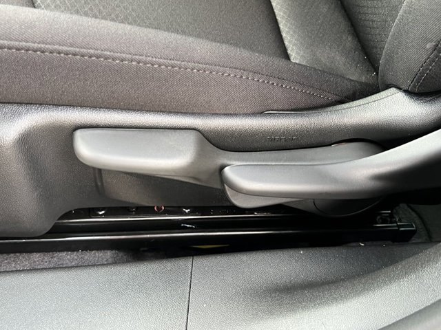 Vehicle image 17 of 27