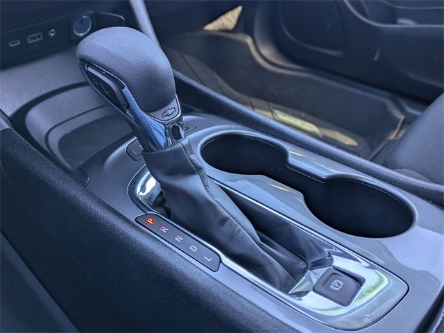 Vehicle image 13 of 26