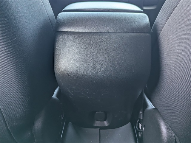 Vehicle image 21 of 26