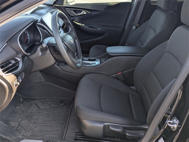 Vehicle image 17 of 26