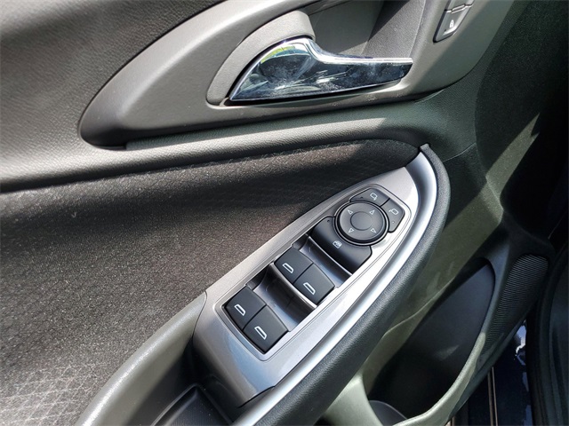 Vehicle image 13 of 20