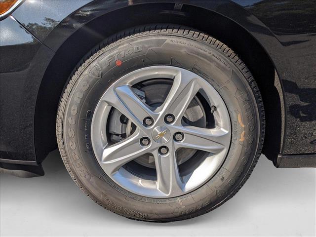 2025 Chevrolet Malibu LS Image 8 of 17