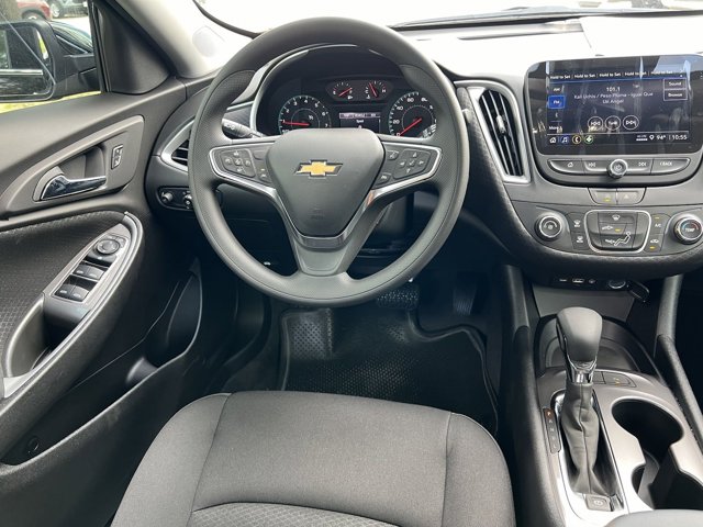 Vehicle image 15 of 28