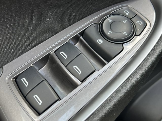 Vehicle image 17 of 28