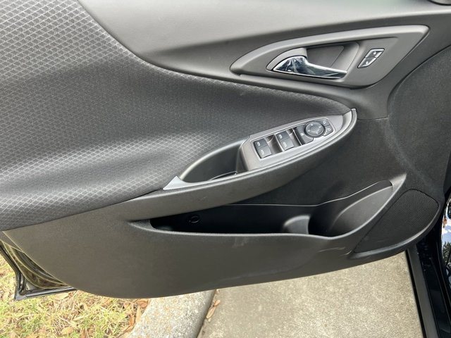 Vehicle image 11 of 28