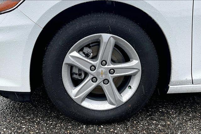 Vehicle image 5 of 24