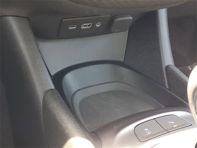 Vehicle image 24 of 26