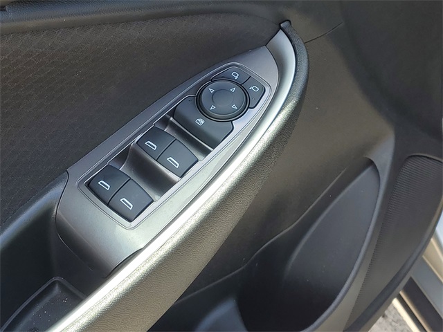 Vehicle image 13 of 26