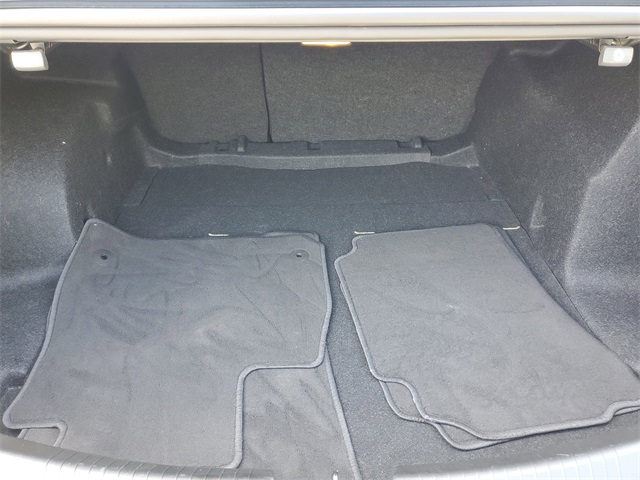 Vehicle image 6 of 26