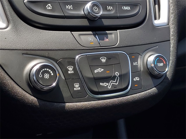 Vehicle image 23 of 26