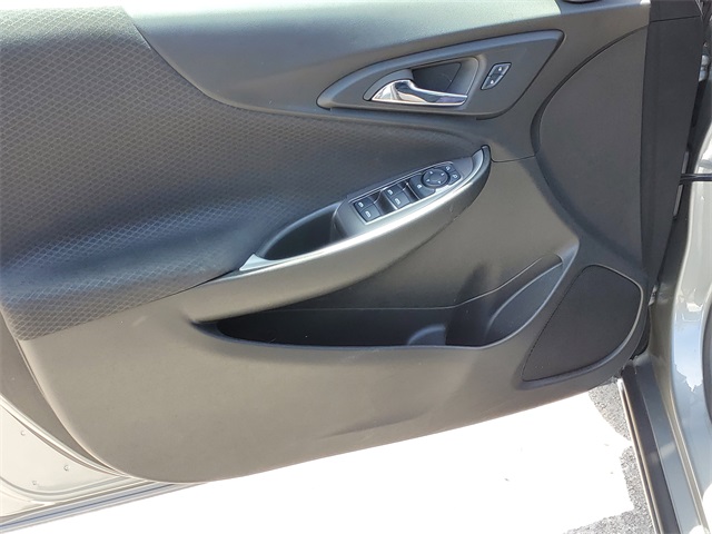 Vehicle image 12 of 26