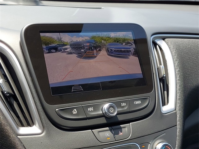 Vehicle image 22 of 26