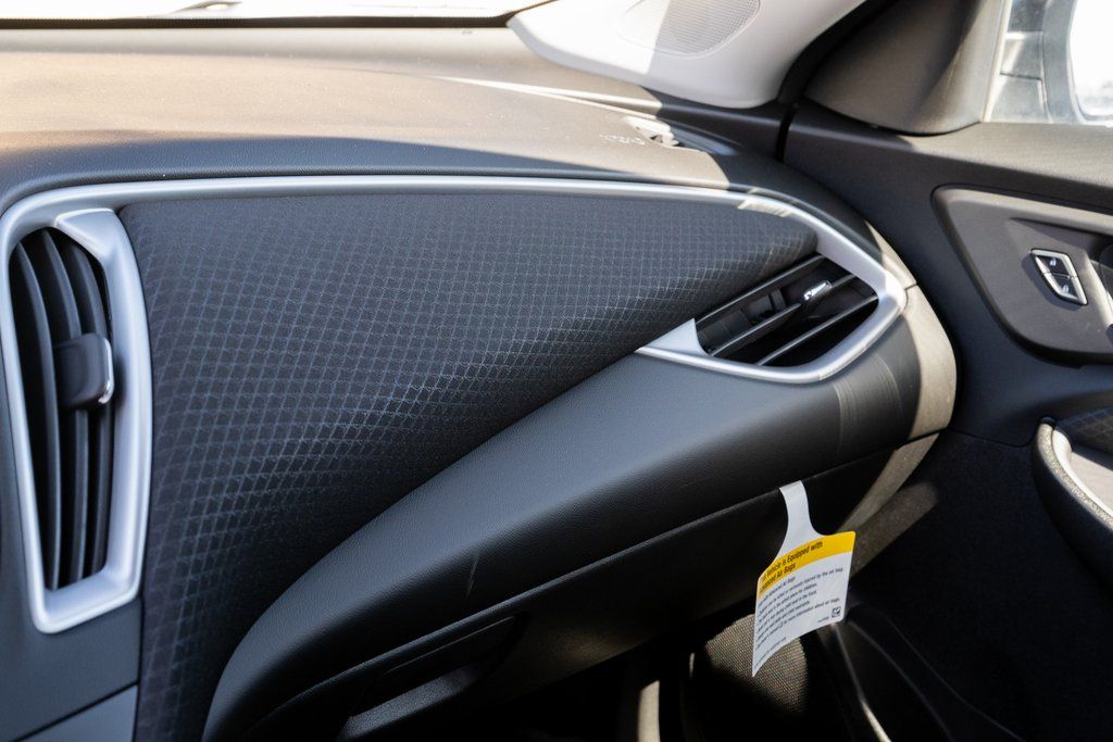 Vehicle image 24 of 33