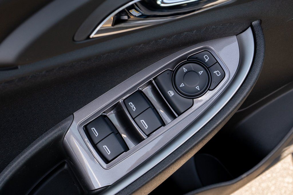 Vehicle image 14 of 33