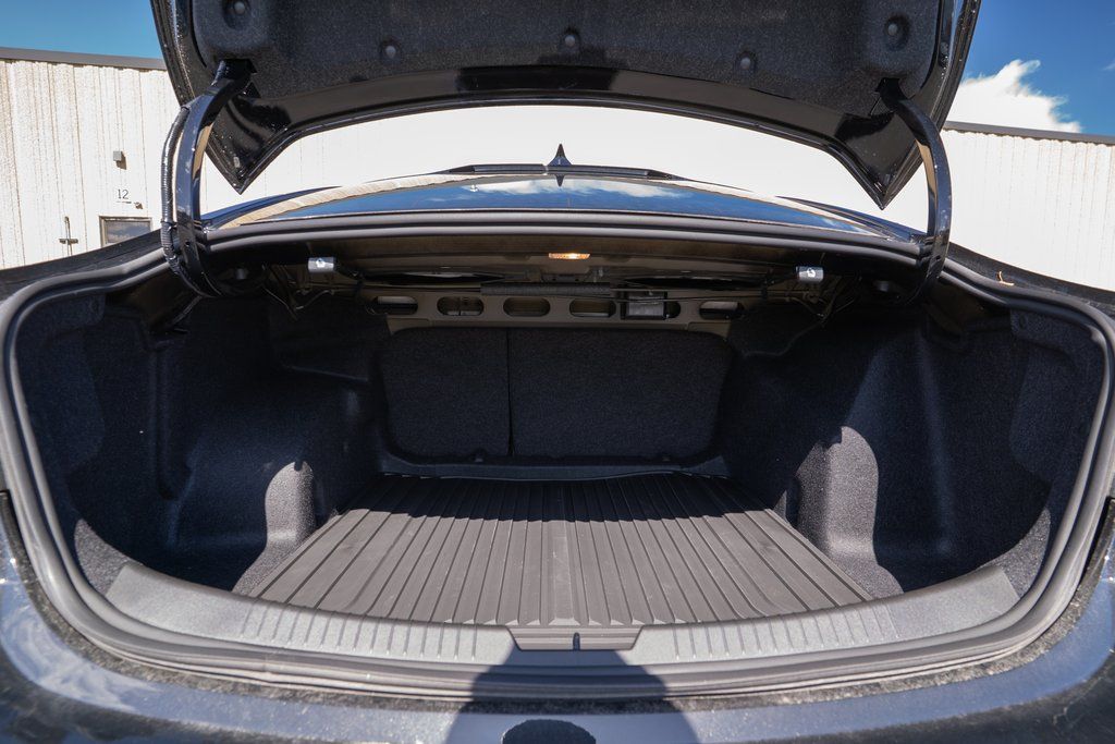 Vehicle image 32 of 33
