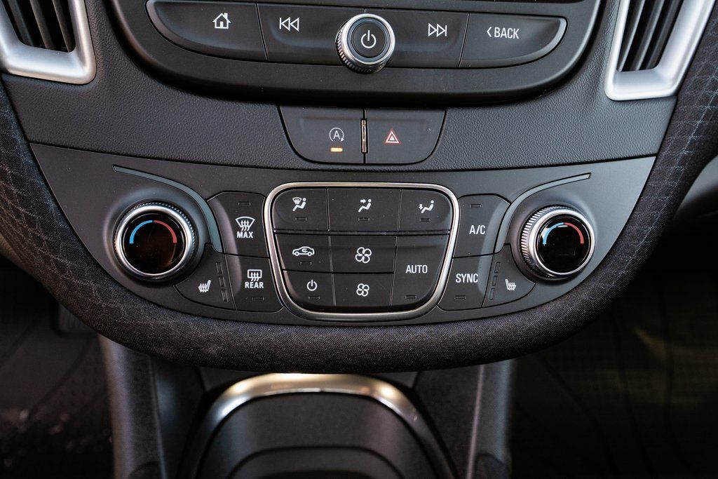 Vehicle image 21 of 33