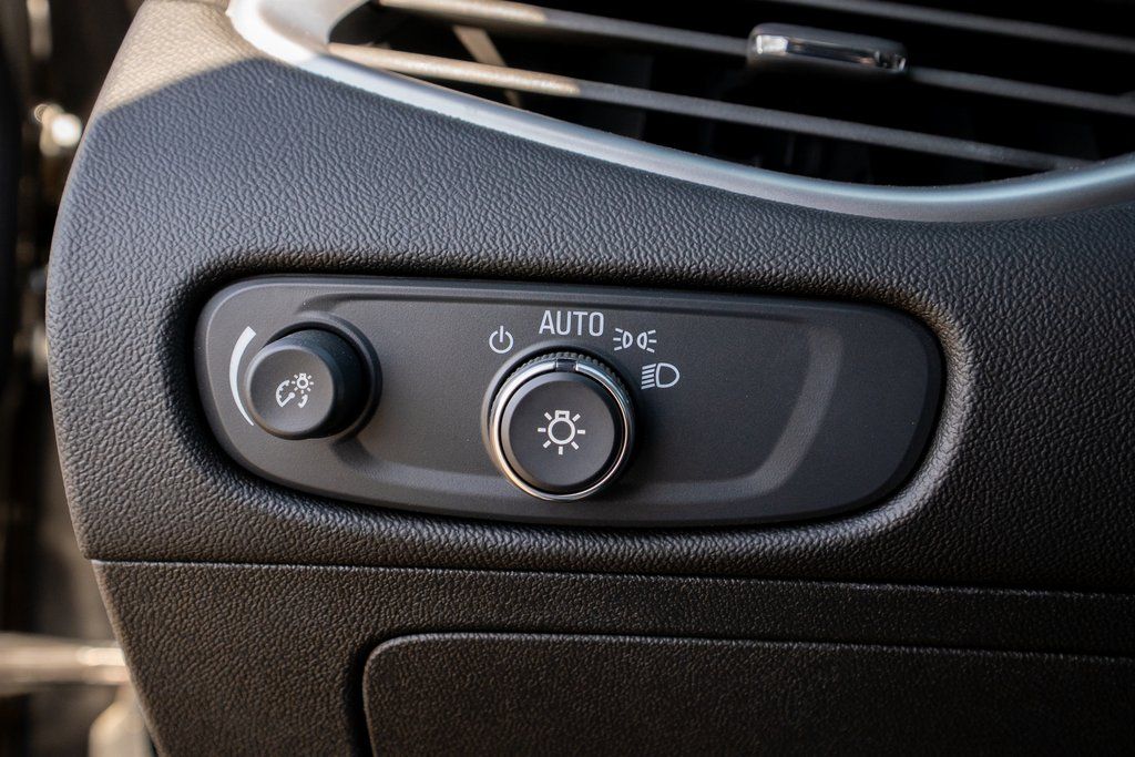 Vehicle image 16 of 33