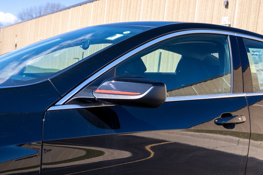 Vehicle image 8 of 33