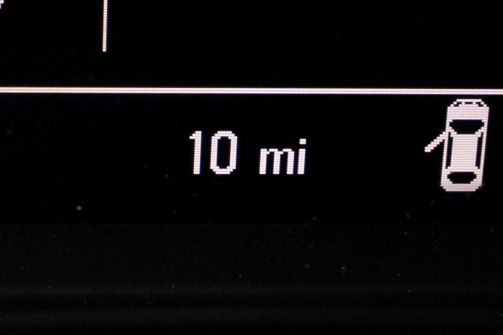 Vehicle image 27 of 33