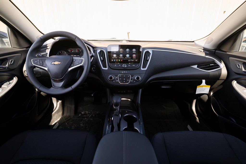Vehicle image 9 of 33