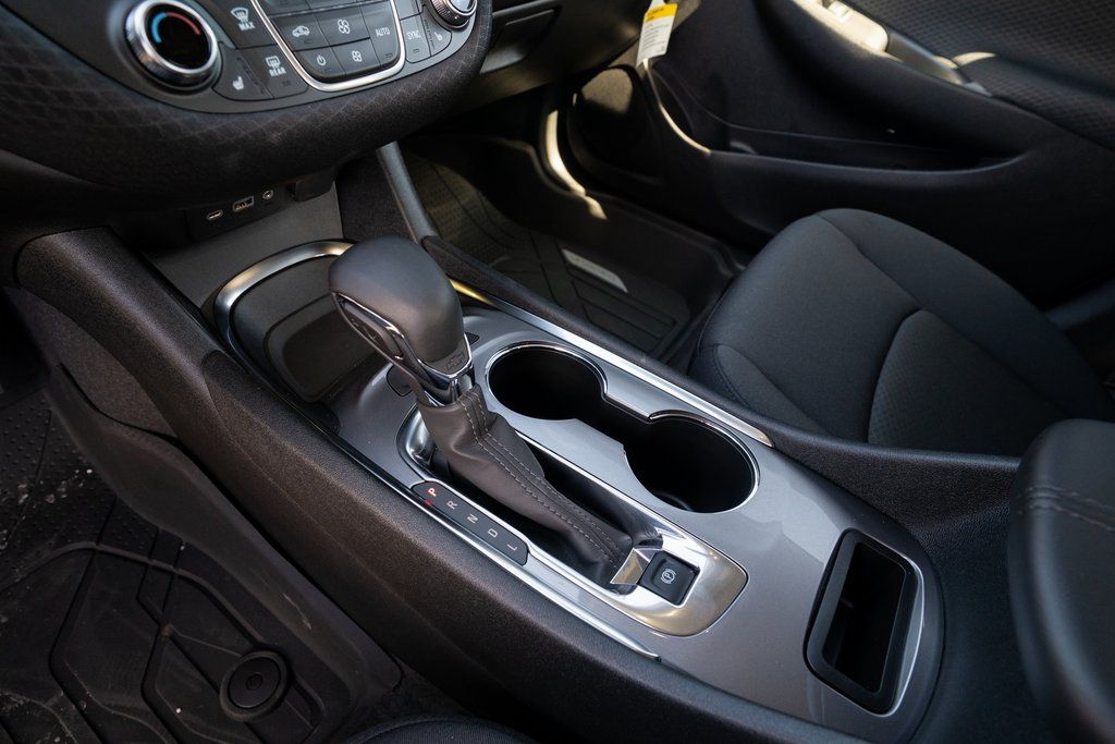 Vehicle image 17 of 33
