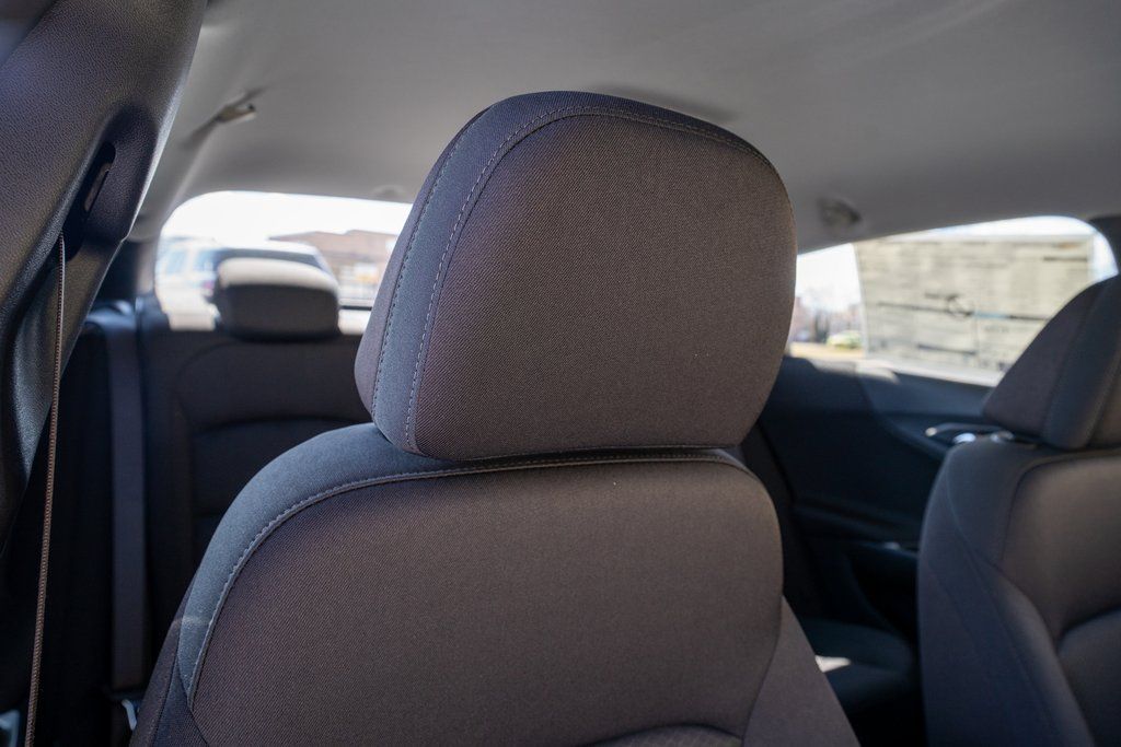 Vehicle image 13 of 33