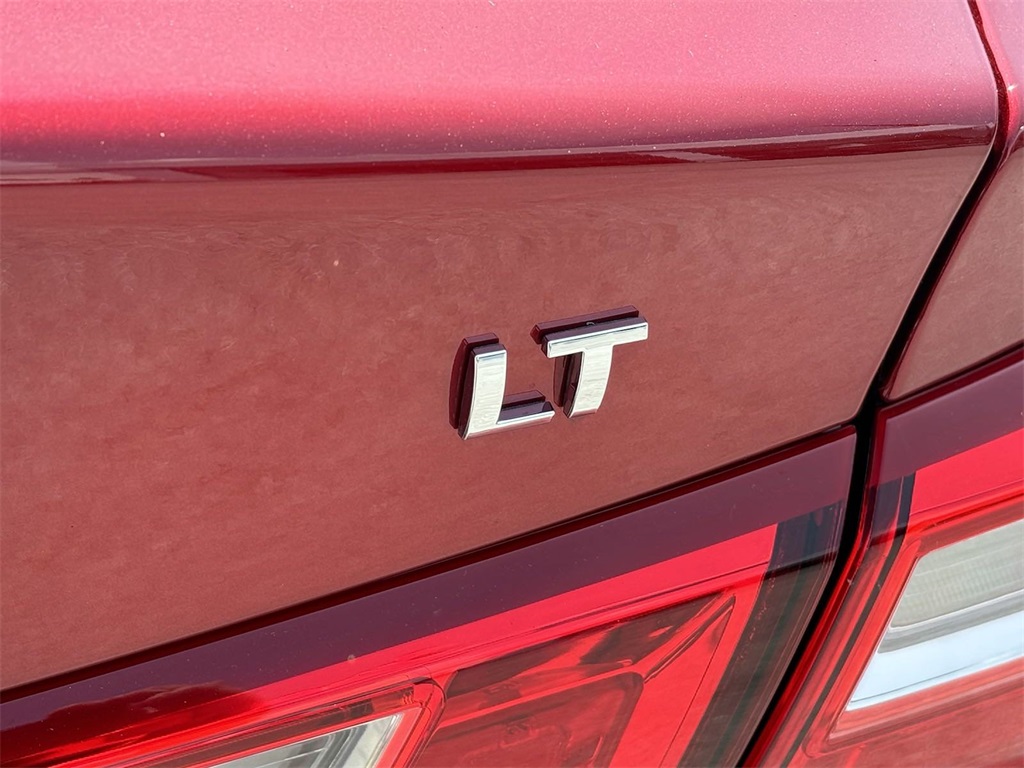 Vehicle image 9 of 27