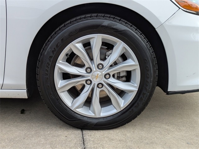 2025 Chevrolet Malibu LT Image 7 of 33