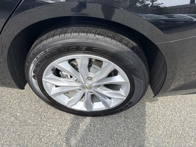 2025 Chevrolet Malibu LT Image 8 of 34