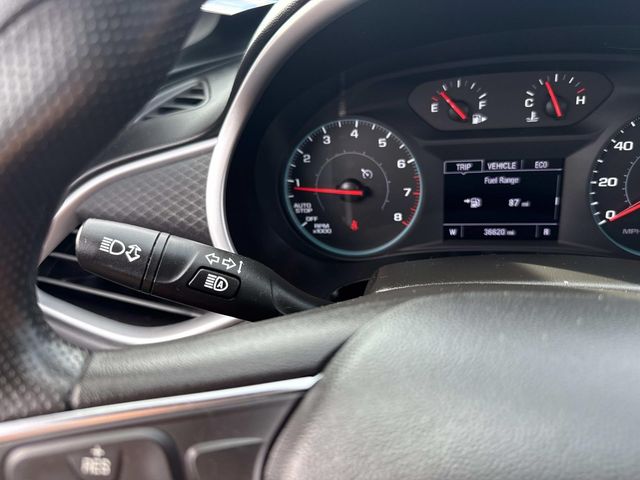 2025 Chevrolet Malibu LT Image 14 of 34