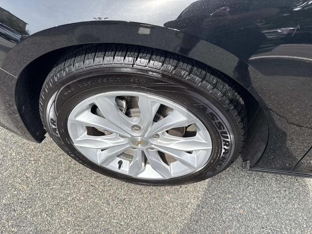 2025 Chevrolet Malibu LT Image 7 of 34