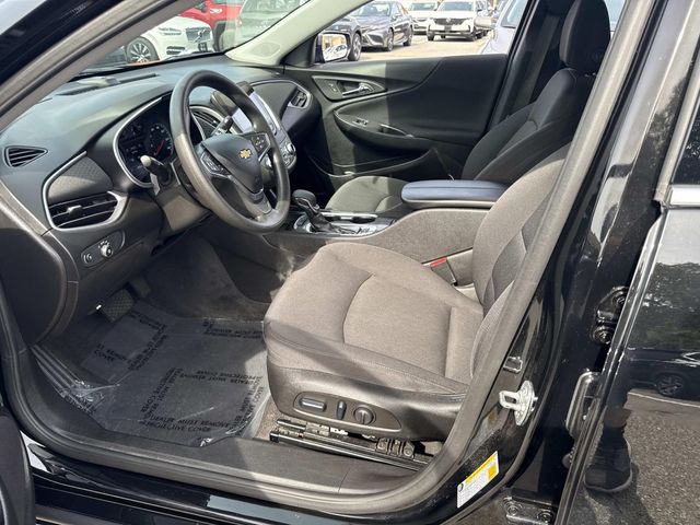 2025 Chevrolet Malibu LT Image 11 of 34