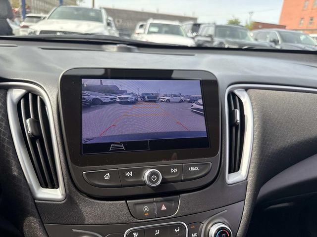 2025 Chevrolet Malibu LT Image 16 of 34