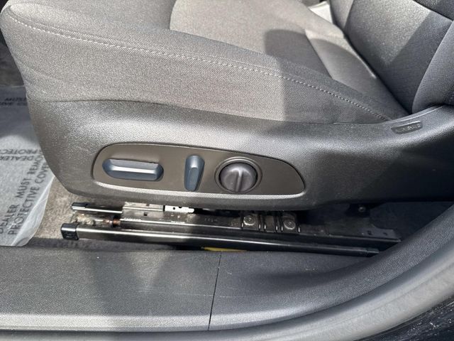 2025 Chevrolet Malibu LT Image 33 of 34
