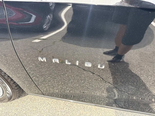 2025 Chevrolet Malibu LT Image 10 of 34