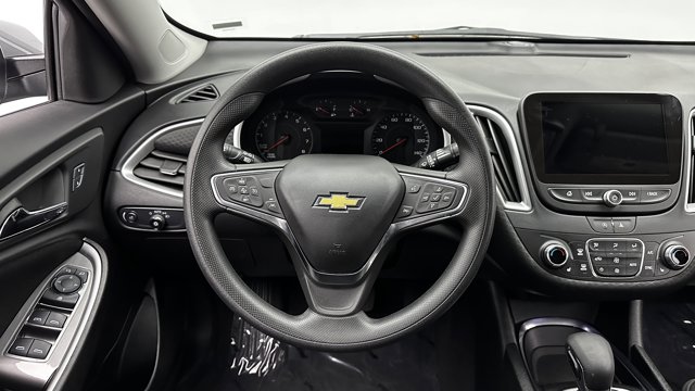 2025 Chevrolet Malibu LT Image 17 of 34