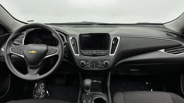 2025 Chevrolet Malibu LT Image 12 of 34