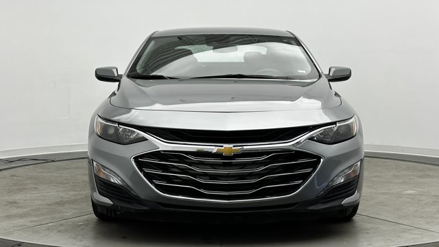 2025 Chevrolet Malibu LT Image 2 of 34
