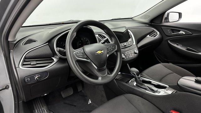 2025 Chevrolet Malibu LT Image 15 of 34