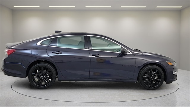 2025 Chevrolet Malibu LT Image 4 of 29