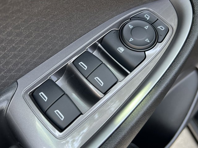 Vehicle image 17 of 28