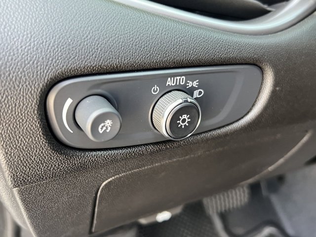 Vehicle image 19 of 28