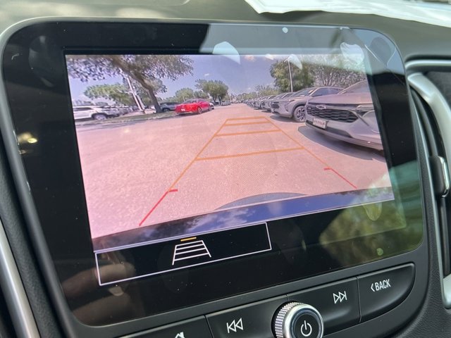Vehicle image 25 of 28