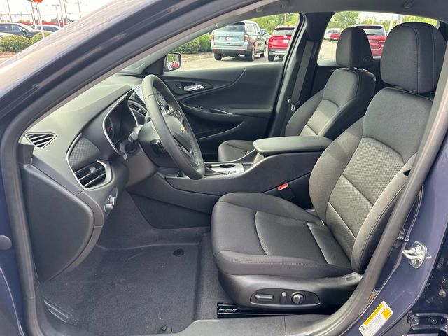 Vehicle image 23 of 33