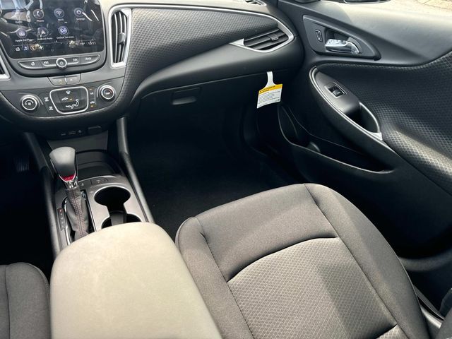Vehicle image 14 of 33