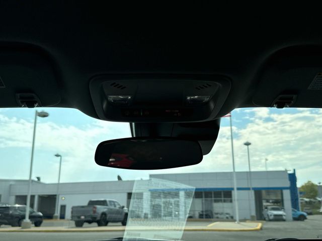Vehicle image 17 of 33