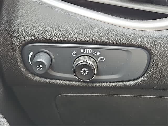 Vehicle image 18 of 22