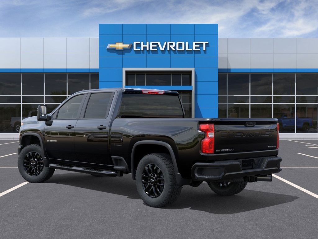 2025 Chevrolet Silverado 2500HD Custom Image 8 of 24