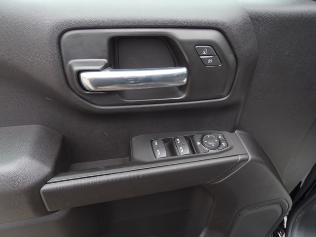 Vehicle image 19 of 28